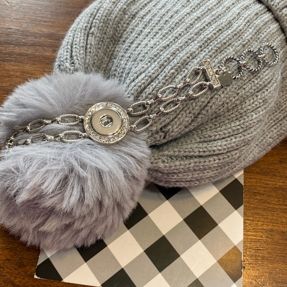 Magnolia and Vine Hostess Exclusive. The Figaro bracelet, fits one original snap